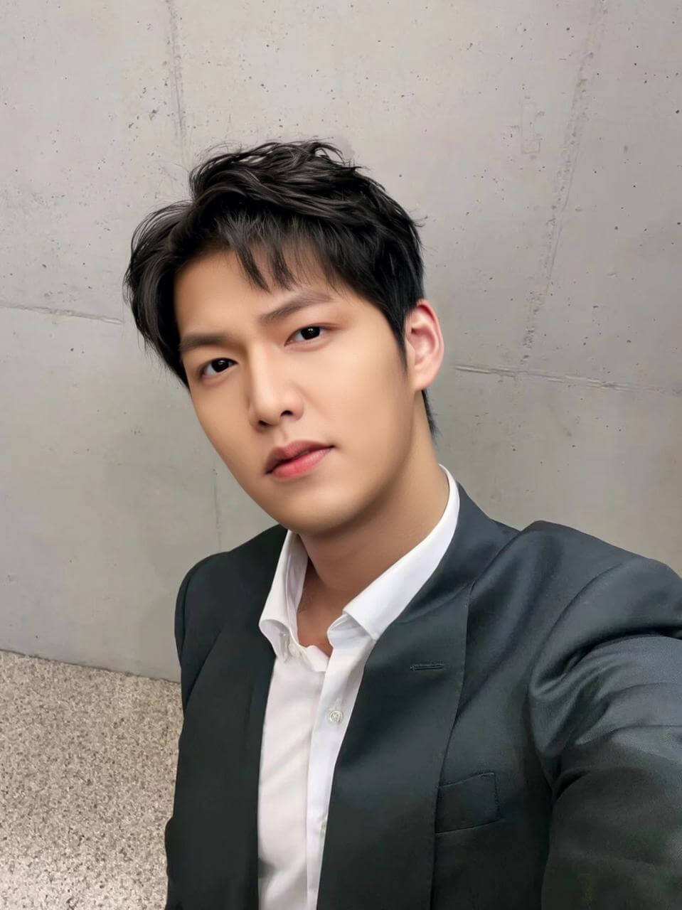 Face swap trên PhotoCat với AI